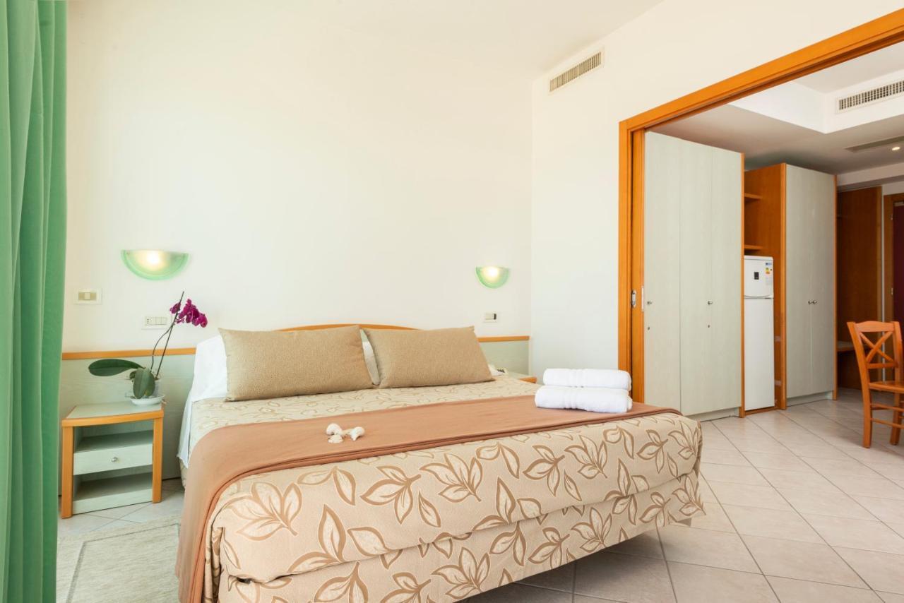 Hotel Residence Imperial Misano Adriatico Kültér fotó