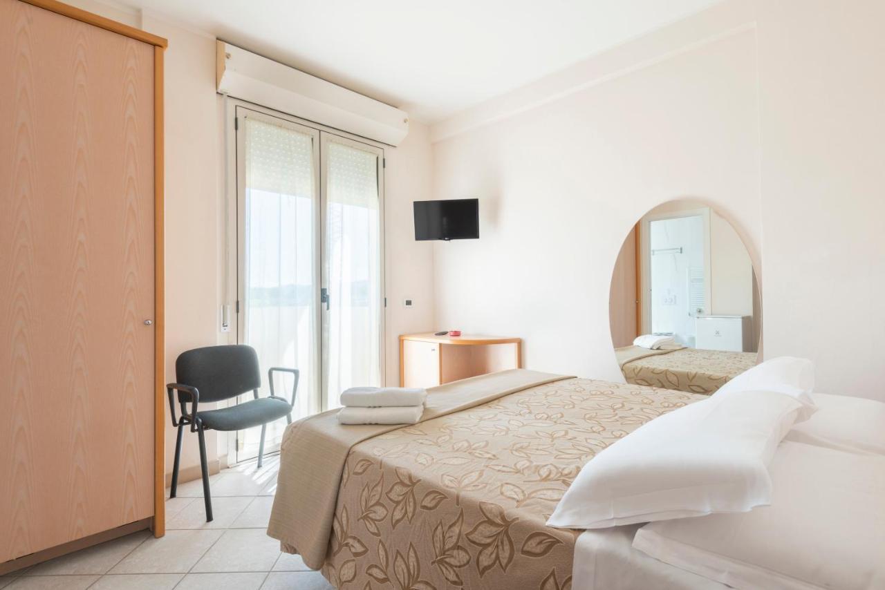 Hotel Residence Imperial Misano Adriatico Kültér fotó