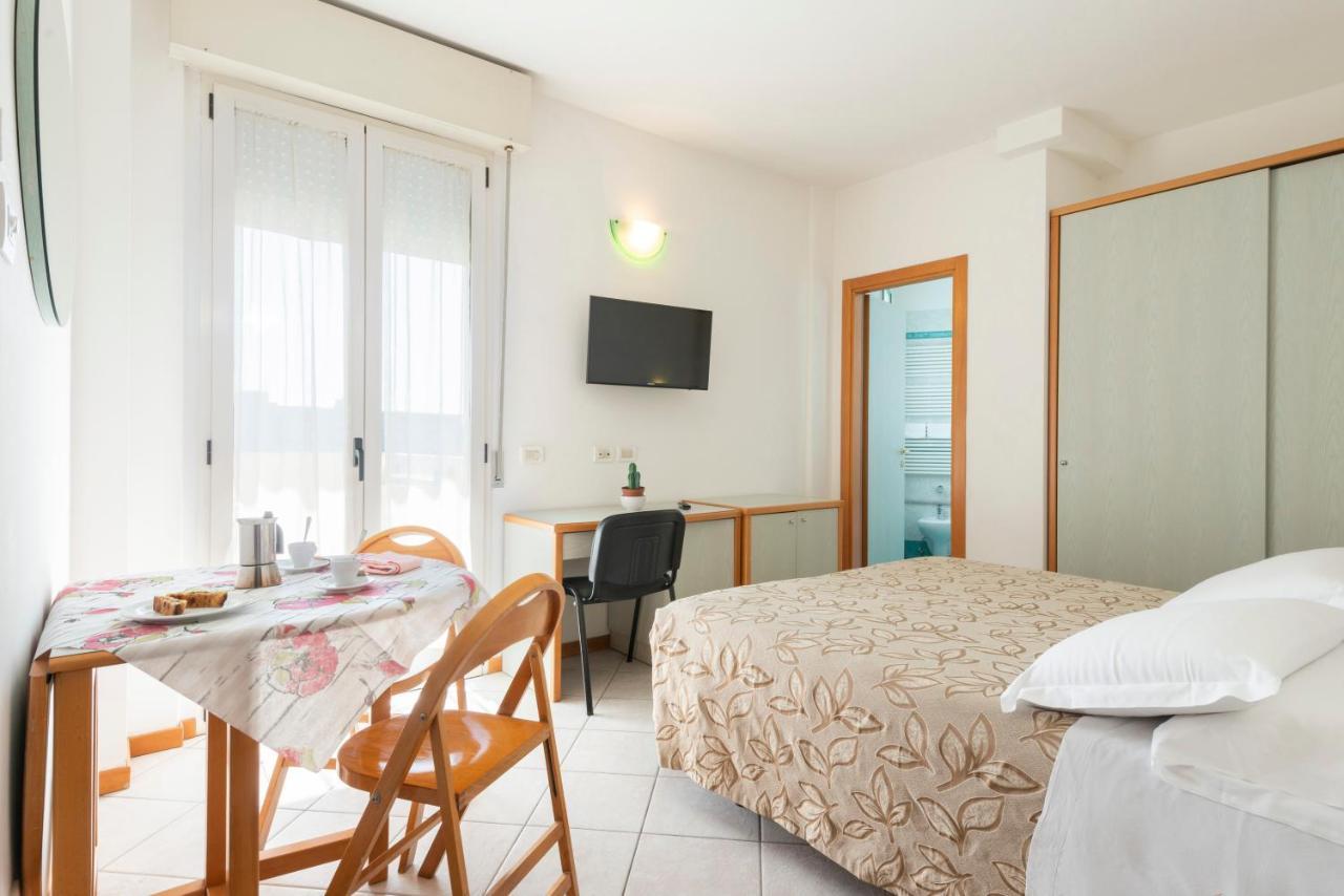 Hotel Residence Imperial Misano Adriatico Kültér fotó