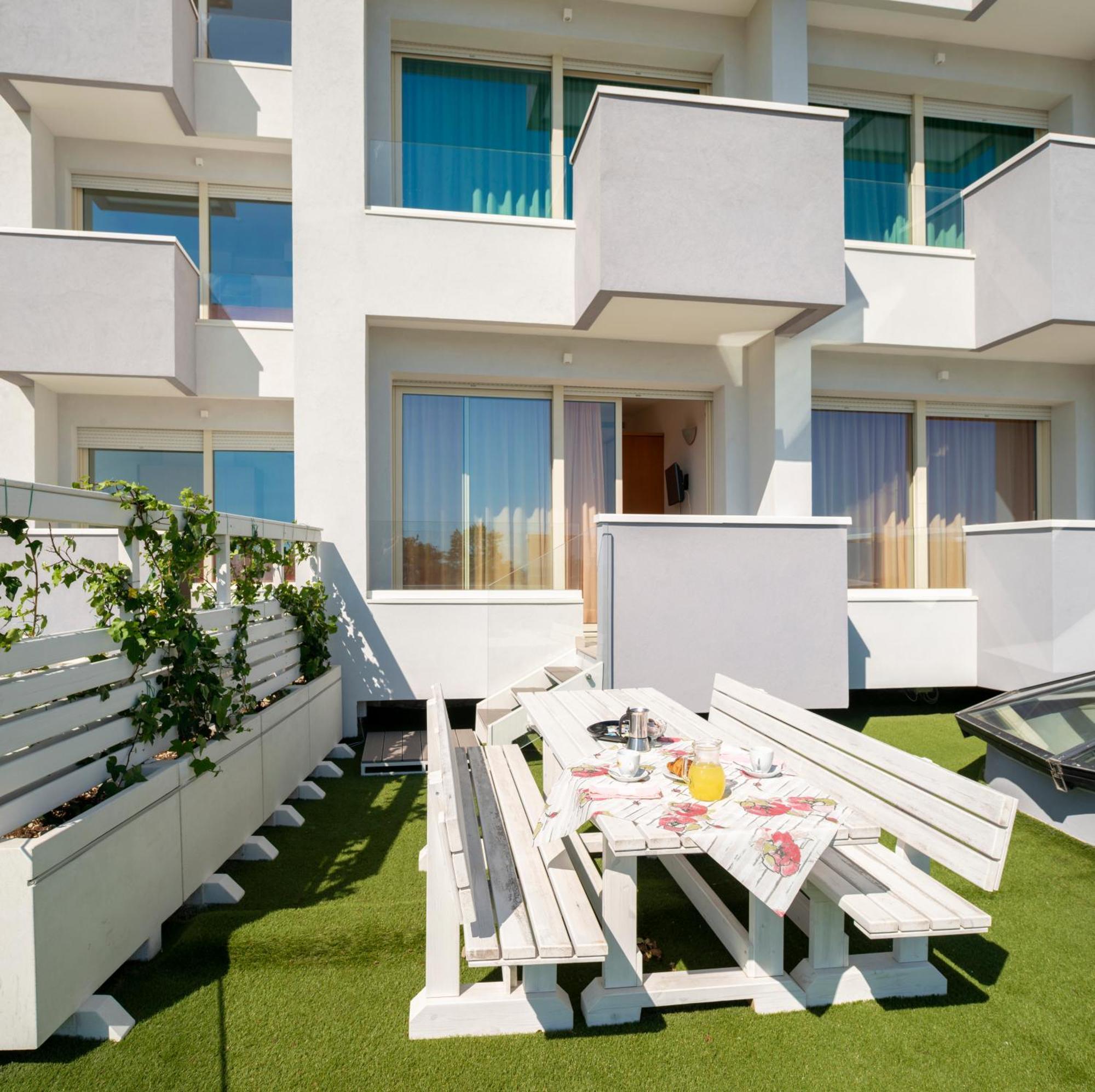 Hotel Residence Imperial Misano Adriatico Kültér fotó